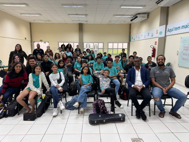 Oficinas para alunos do Vale Música. Foto divulgação