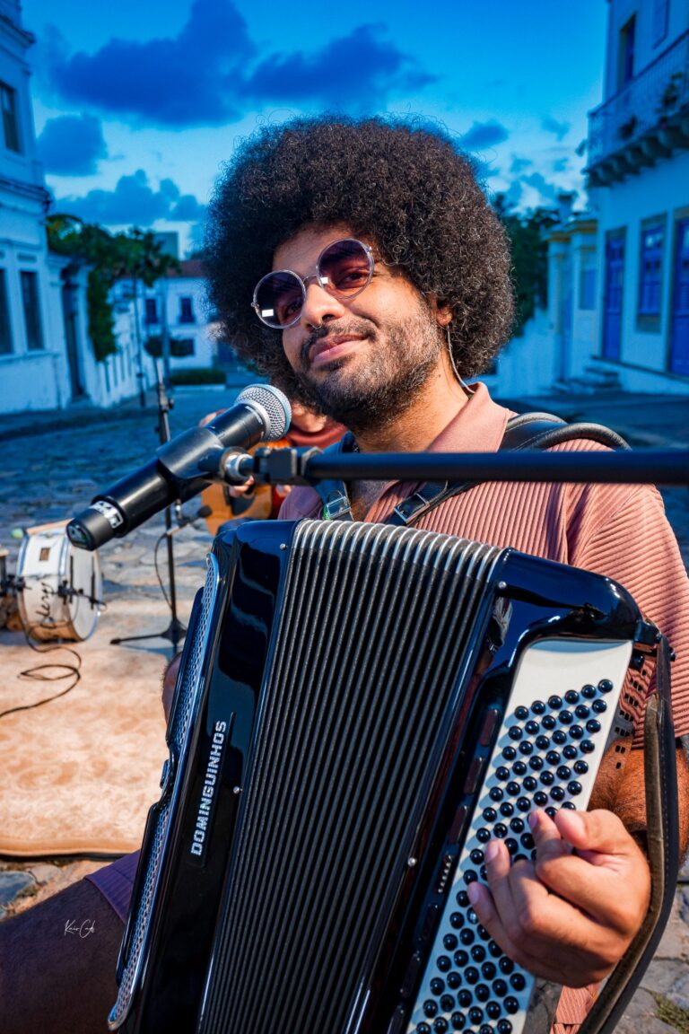 Cantor, compositor e acordeonista Mestrinho