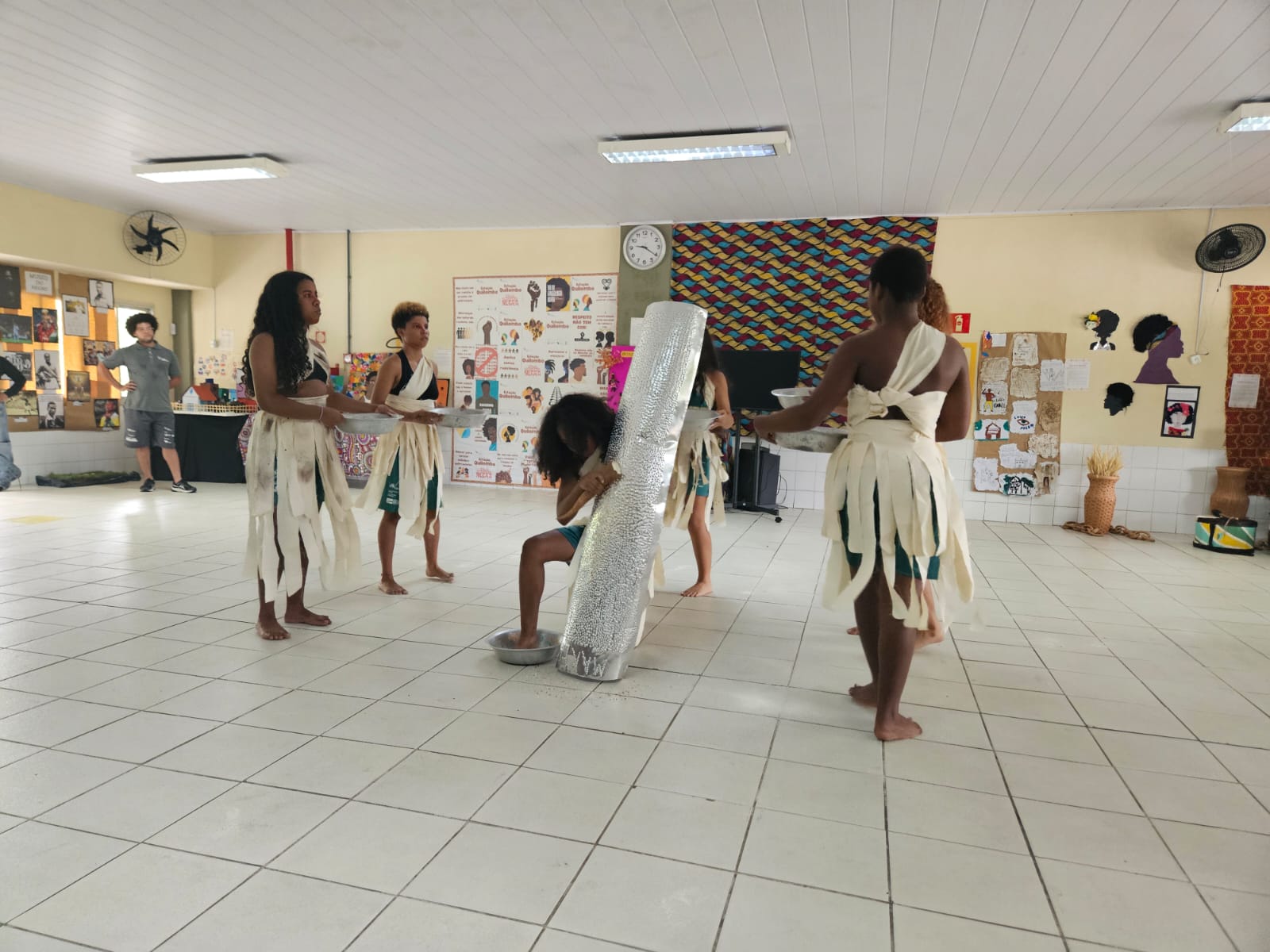 “Estação Quilombo” reúne trabalhos sobre consciência negra e educação antirracista