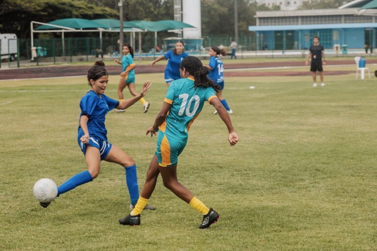 Segundo ciclo de atividades de formação de futebol feminino promovido pelo Clube de Regatas do Flamengo, em parceria com a Estação Conhecimento Serra e a Sesport (4)